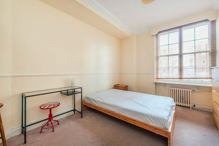 3 Bedroom Flat To Rent In Queensway, Queensway, London, W2