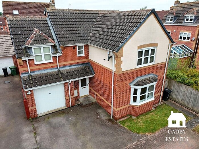 4 Bedroom Detached House For Sale In Woodlands Court, Oadby, LE2