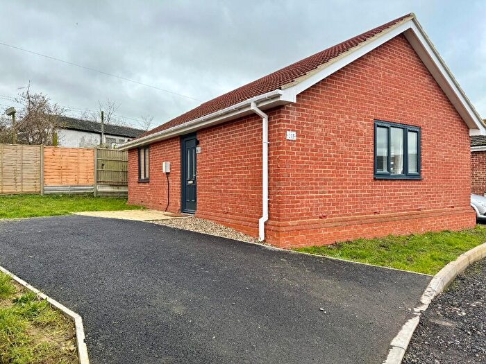 2 Bedroom Park Home To Rent In Warden Bay Road, ME12