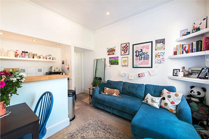 1 Bedroom Flat To Rent In Rowfant Road, SW17
