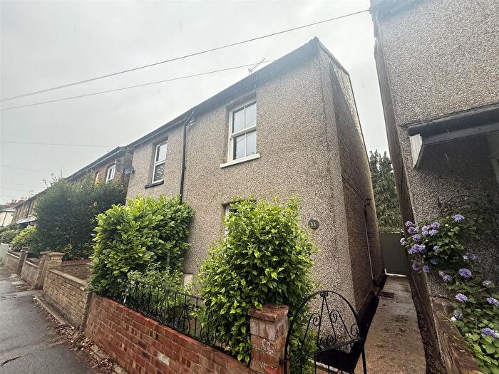 2 Bedroom Semi-Detached House To Rent In Newdigate Road, Harefield, UB9