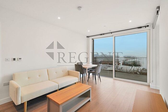 2 Bedroom Flat To Rent In Waterview House, Grand Union, HA0