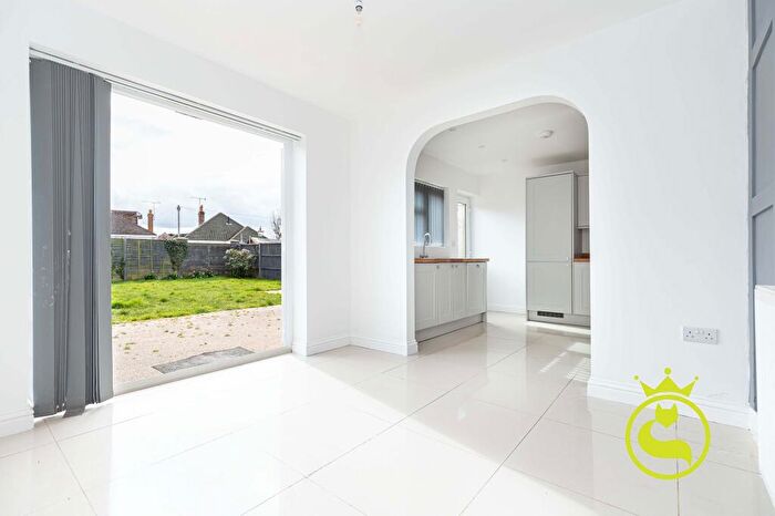 2 Bedroom Bungalow For Sale In Lambs Close, Poole, BH17
