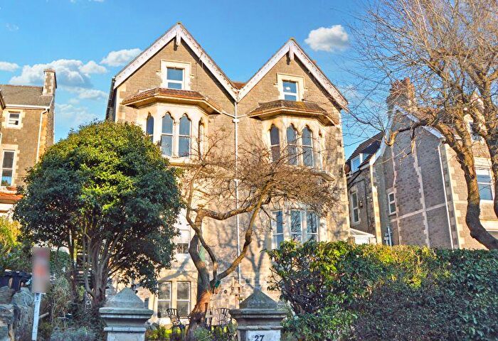 2 Bedroom Apartment To Rent In Victoria Road, Clevedon, BS21