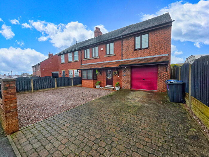 4 Bedroom Semi-Detached House For Sale In Tune Street, Wombwell, Barnsley, S73