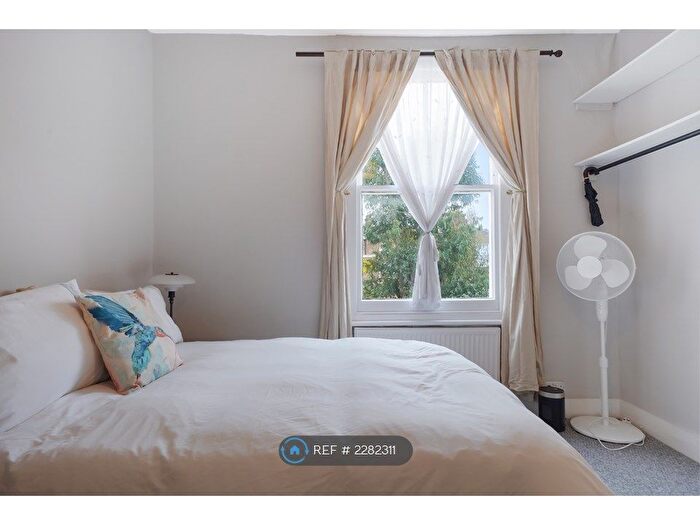 1 Bedroom Flat To Rent In Maida Vale, Jw, W9