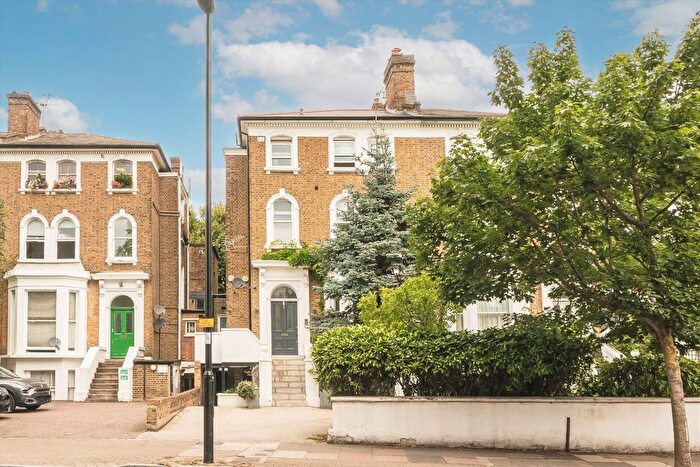 2 Bedroom Flat To Rent In Castlebar Road, London, W5