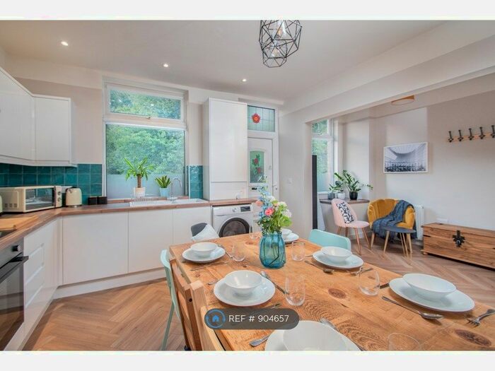 4 Bedroom Terraced House To Rent In Station Parade, Leeds, LS5