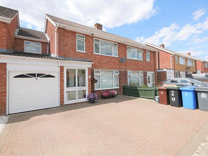 4 Bedroom Semi Detached House For Sale In Pearcroft Road, Ipswich, Suffolk, IP1