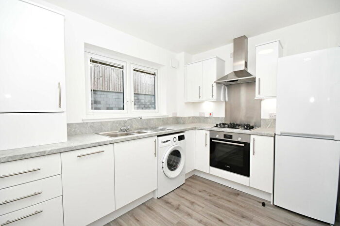 2 Bedroom Flat To Rent In Rothes Place, Slackbuie, Inverness, IV2