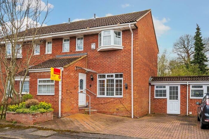 3 Bedroom Semi-Detached House To Rent In Gogh Road, Aylesbury, HP19