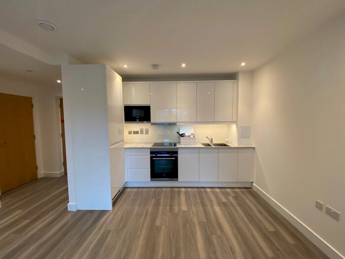 Studio To Rent In 13 Bute Close, London NW9