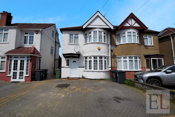 1 Bedroom Flat To Rent In Dudley Avenue, Harrow, Greater London, HA3