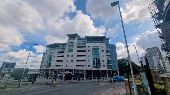 1 Bedroom Flat To Rent In The Crescent, Plymouth, PL1