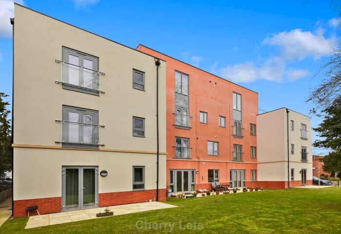 2 Bedroom Flat To Rent In Hightown Gardens, Banbury, OX16