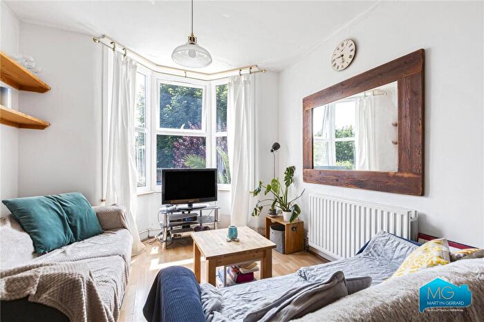3 Bedroom Apartment To Rent In Mattison Road, Haringey, London, N4