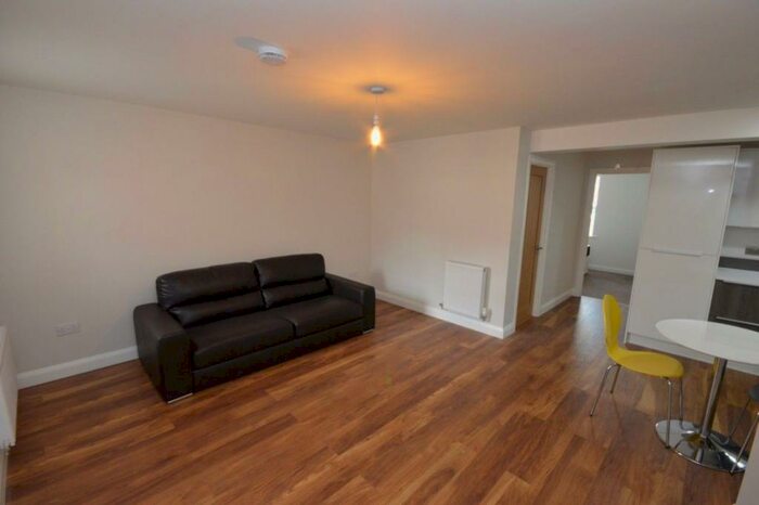 2 Bedroom Flat To Rent In Hunt Street, Old Town, SN1
