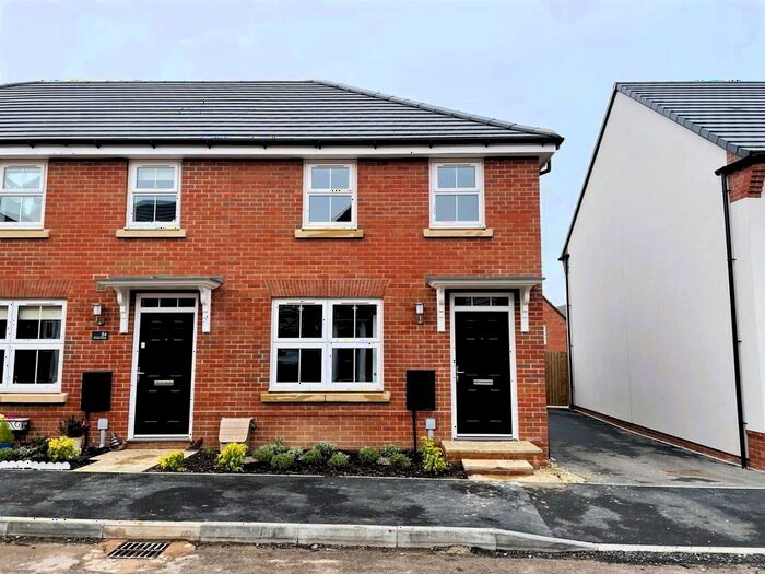 3 Bedroom End Terrace House For Sale In Manor Road, Newent, GL18