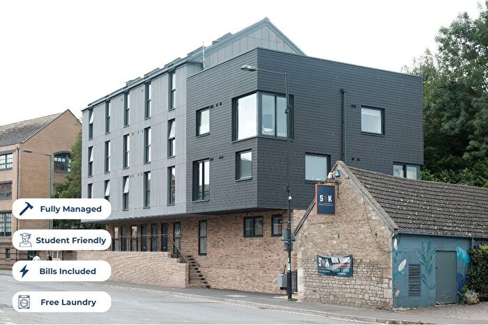 2 Bedroom Flat To Rent In Lower Bristol Road, Bath, BA2