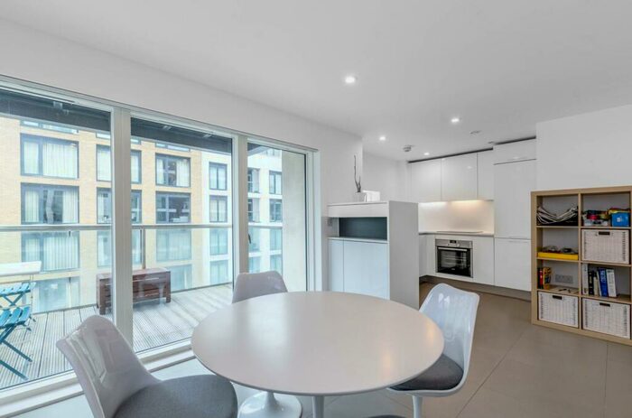 2 Bedroom Flat To Rent In Dance Square, Clerkenwell, London, EC1V