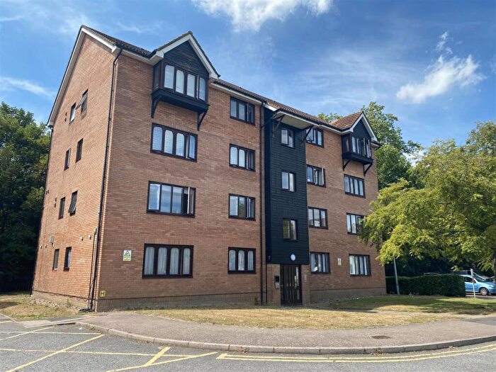 2 Bedroom Flat For Sale In Shepley Mews, Enfield, EN3