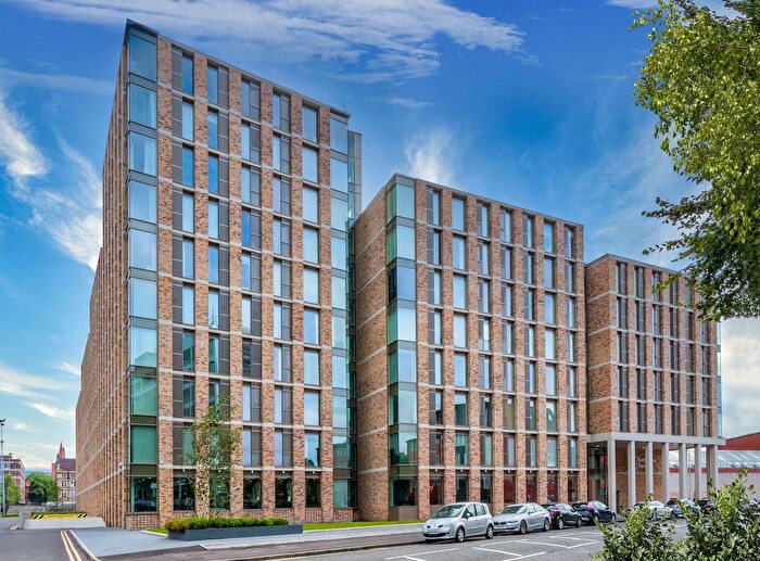 1 Bedroom Flat To Rent In Burlington Square, Manchester, M15