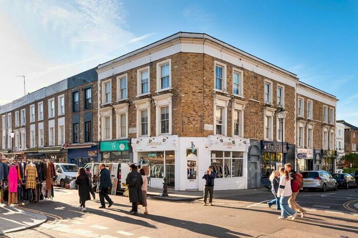 Studio To Rent In Lancaster Road, Notting Hill, London, W11