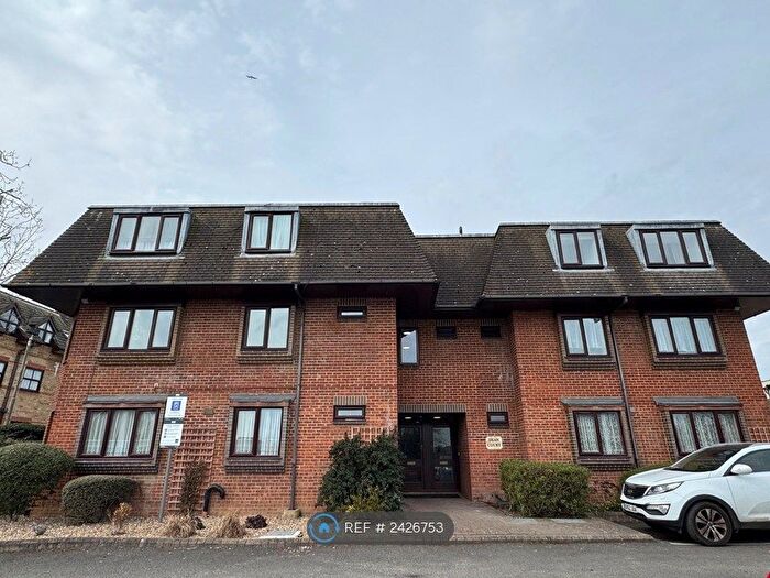1 Bedroom Flat To Rent In North Orbital Road, Leavesden, Watford, WD25