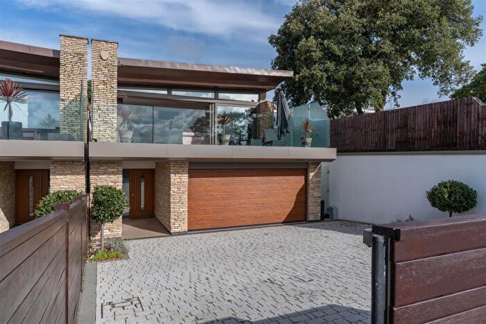 4 Bedroom Detached House For Sale In Alington Road, Evening Hill, BH14