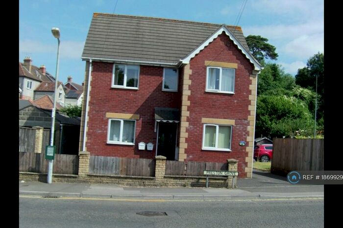 1 Bedroom Flat To Rent In Lodge Gardens, Yeovil, BA20
