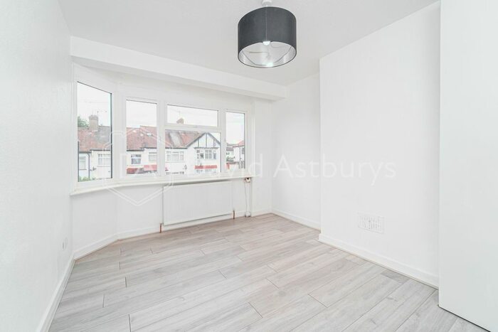 3 Bedroom Terraced House To Rent In Norfolk Avenue, Palmers Green, London, N13