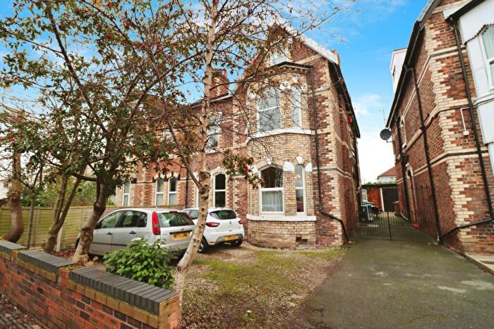 6 Bedroom Semi Detached House For Sale In Old Chester Road, Rock Ferry, CH42