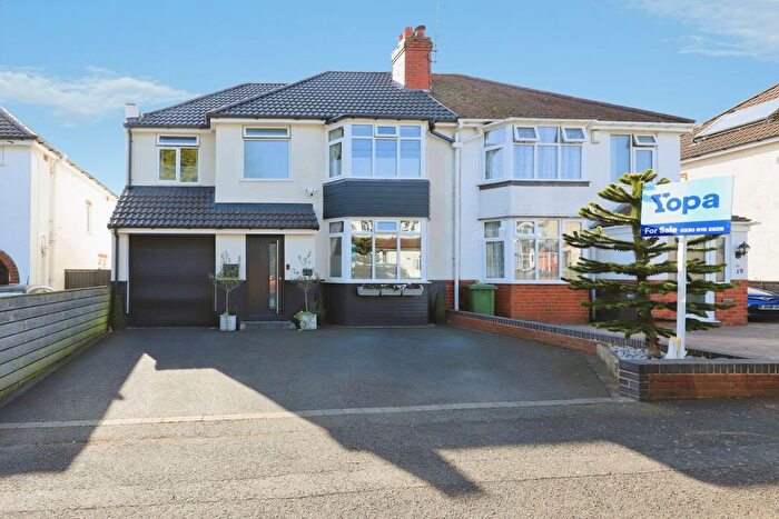 4 Bedroom Semi Detached House For Sale In Bruce Road, Kidderminster, DY10