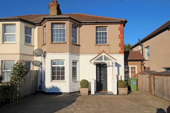 1 Bedroom Flat To Rent In Popham Gardens, Lower Richmond Road, Richmond, TW9