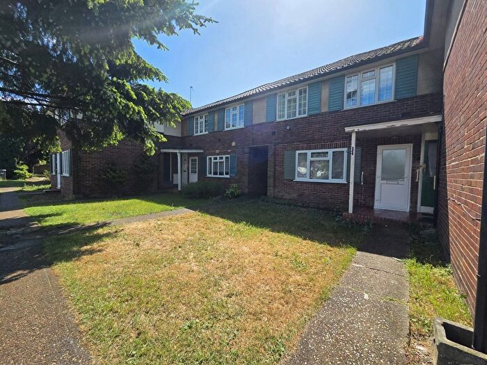 1 Bedroom Flat To Rent In Lancaster Place, Hounslow, TW4