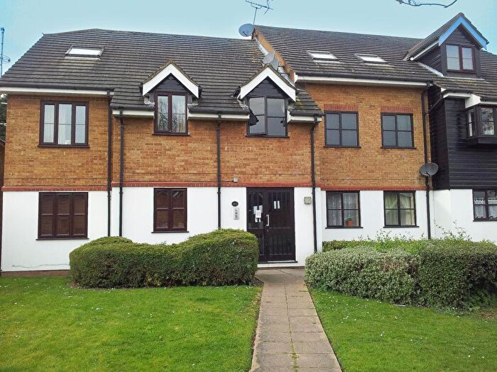 1 Bedroom Flat To Rent In Kelman Close, Cheshunt, EN8