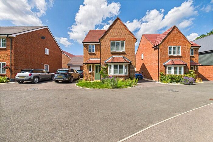 3 Bedroom Detached House To Rent In Little Hannocks Close, Ash, Aldershot, Surrey, GU12