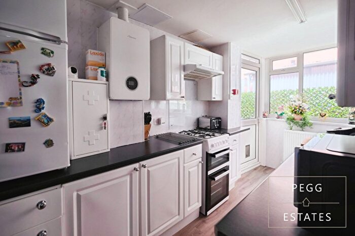 1 Bedroom Flat For Sale In Garfield Road, Paignton, TQ4