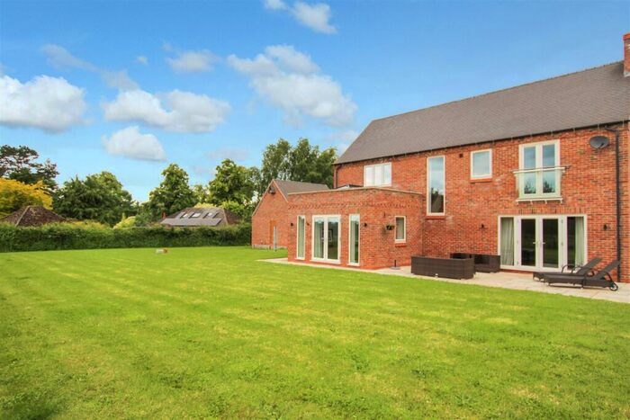 4 Bedroom Farm House To Rent In Netherseal, Swadlincote, Derbyshire, DE12