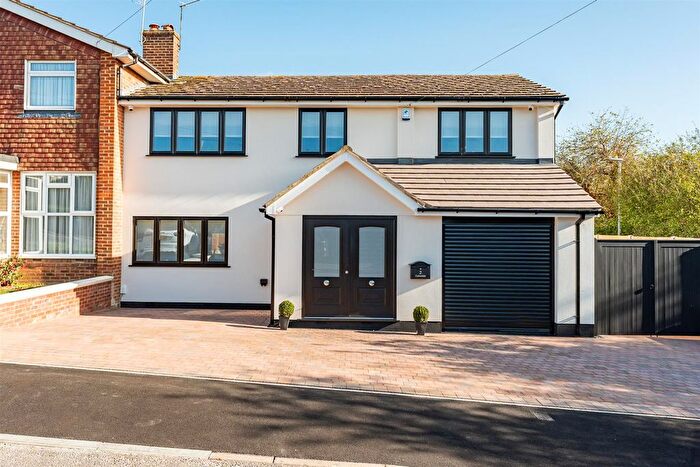 4 Bedroom Property For Sale In Colesdale, Cuffley, EN6