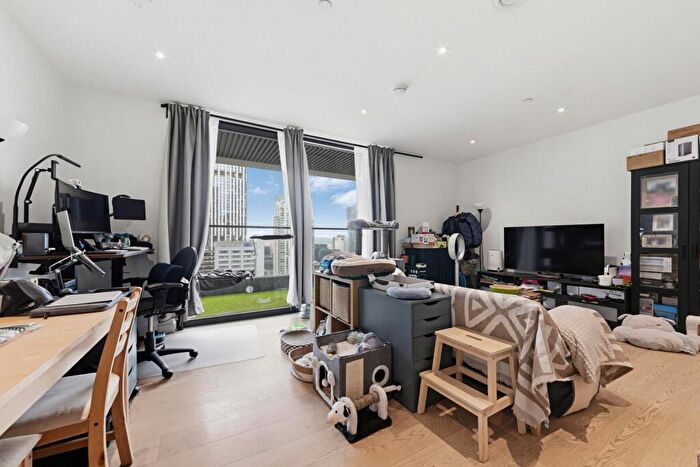 1 Bedroom Apartment For Sale In Hobart Building, Wards Place, London, E14