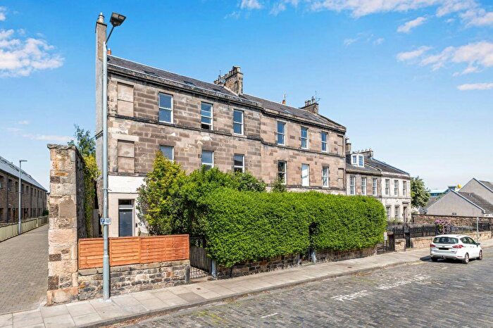 3 Bedroom Flat For Sale In / Portland Street, Edinburgh, EH6
