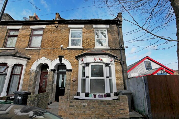 4 Bedroom End Of Terrace House To Rent In Malvern Road, London, E11
