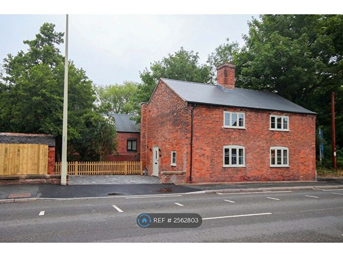 3 Bedroom Detached House To Rent In Lichfield Street, Fazeley, Tamworth, B78