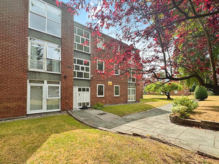 2 Bedroom Flat To Rent In Gwynant Place, Withington, Manchester, M20
