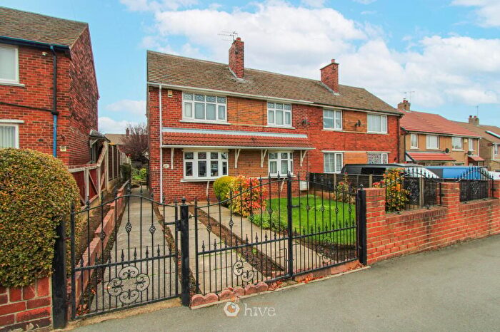 3 Bedroom Semi-Detached House For Sale In Clark Avenue, Edlington, Doncaster, DN12