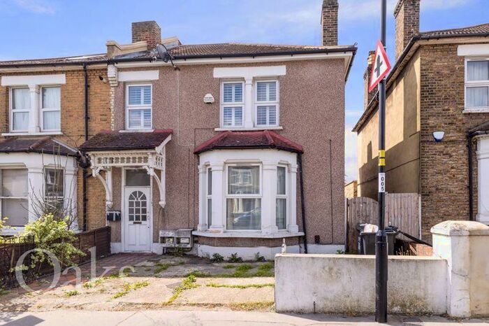 2 Bedroom Flat To Rent In Farnley Road, South Norwood, SE25