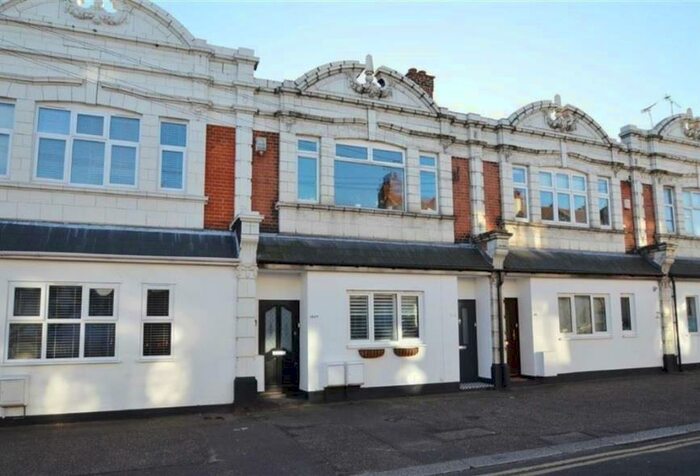 2 Bedroom Flat To Rent In Glendale Gardens, Leigh-On-Sea, SS9