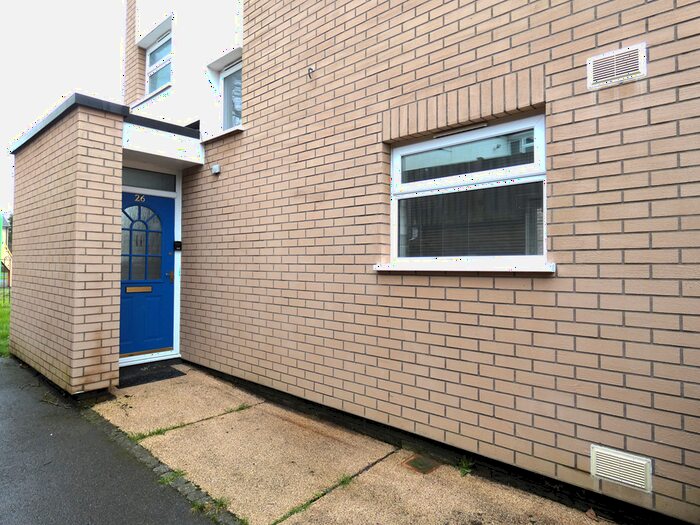 2 Bedroom Property To Rent In Cowshot Crescent, Brookwood, GU24