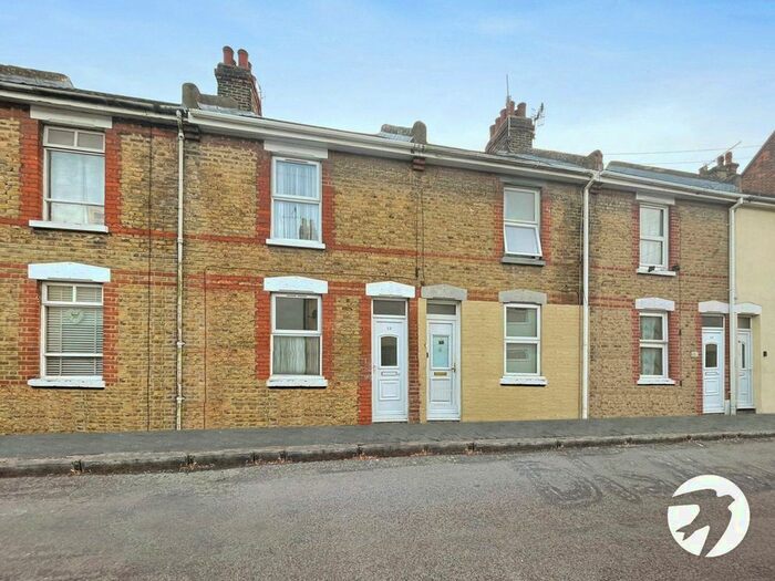 3 Bedroom Terraced House To Rent In Albert Road, Chatham, Kent, ME4